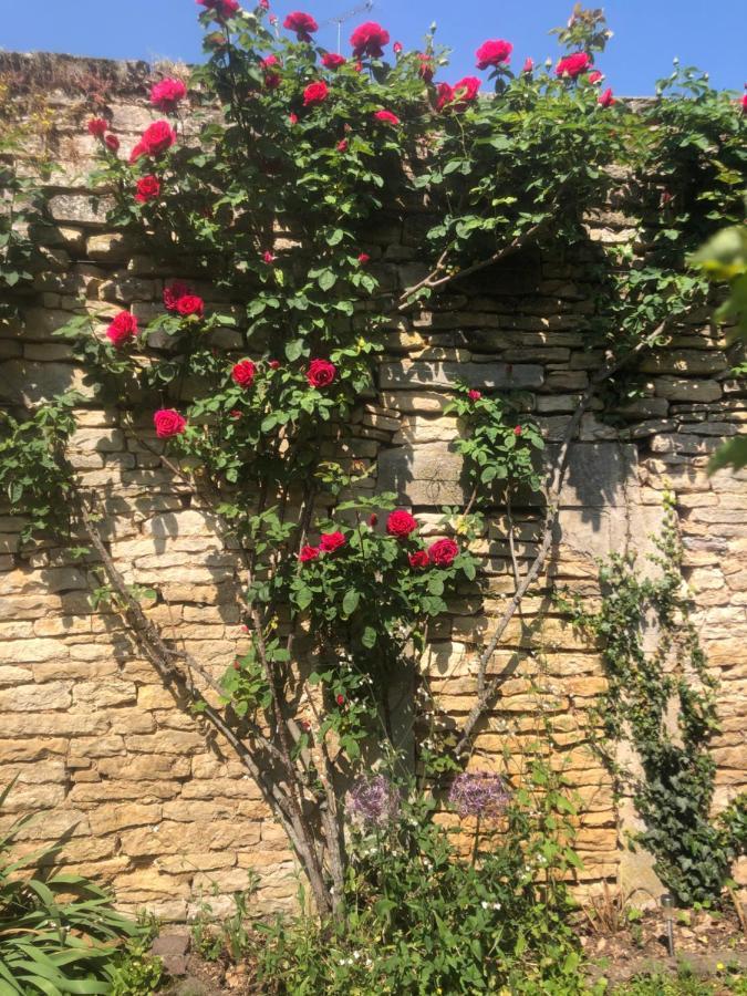 La Victoire De * Noyers-sur-Serein